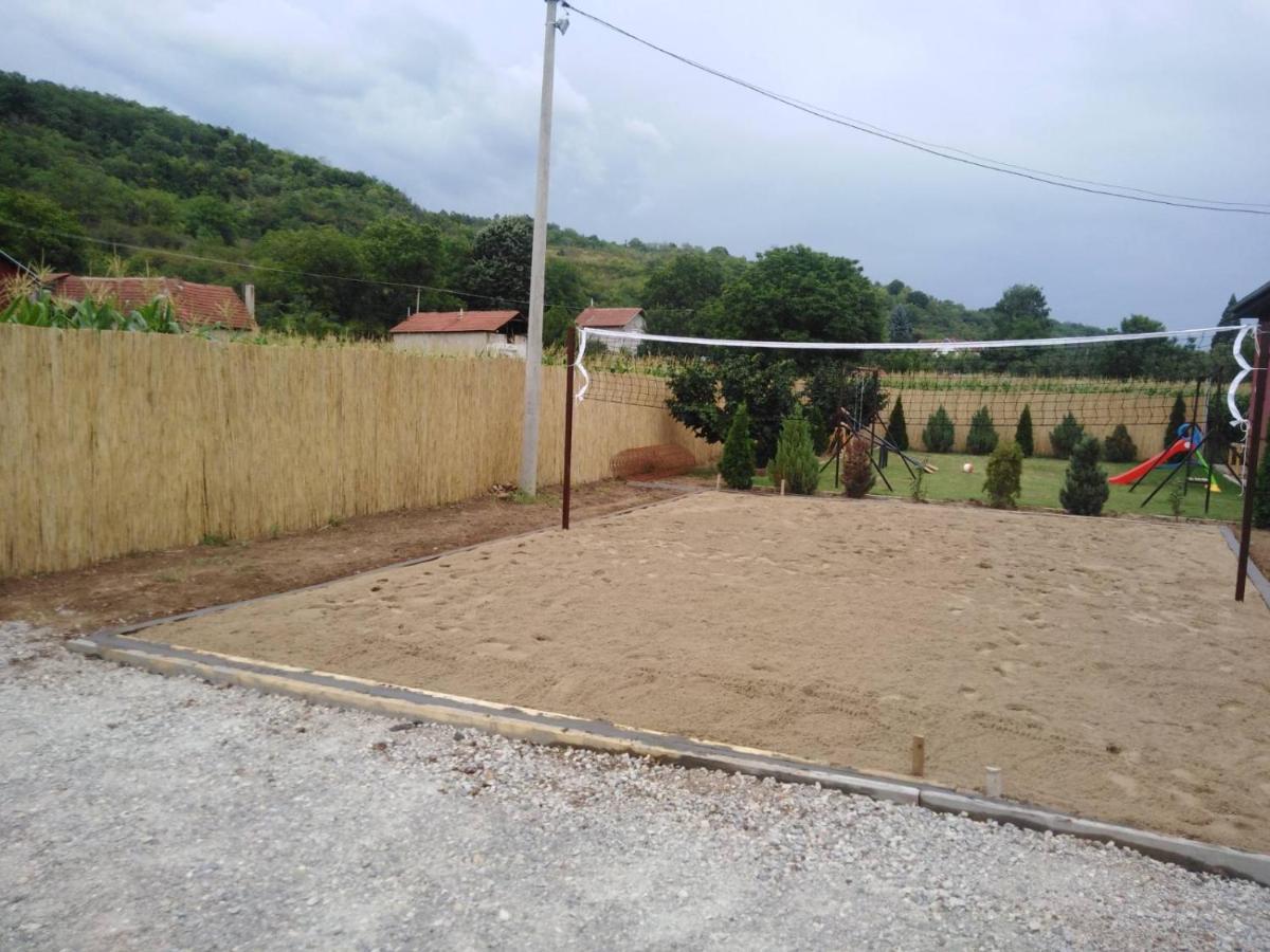 Vila Viktori Pirot Exterior foto