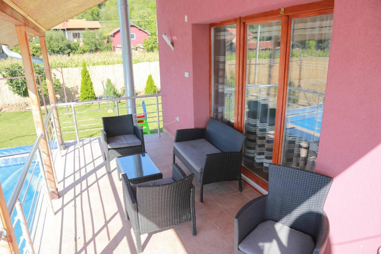 Vila Viktori Pirot Exterior foto
