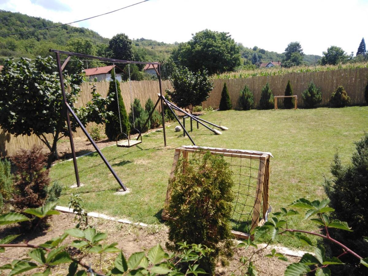 Vila Viktori Pirot Exterior foto